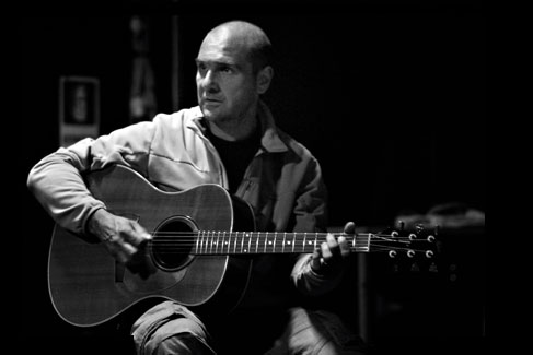 Bruno-De-Faveri-Acoustic-gu (19K)